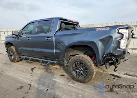 2021 Chevrolet Silverado K1500 Trail Boss Custom z USA, uszkodzony, nr VIN 1GCPYCEF8MZ179492